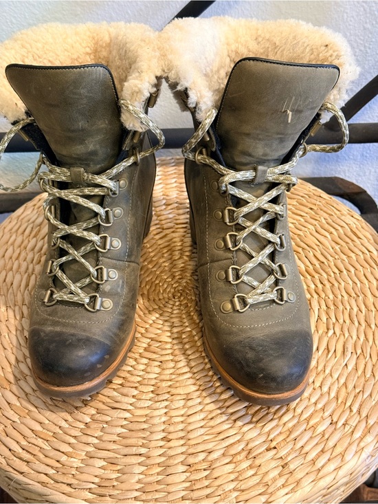 Sorel Shoes - Sorel Olive Green Shearling-Lined Lace-Up Ankle Boots